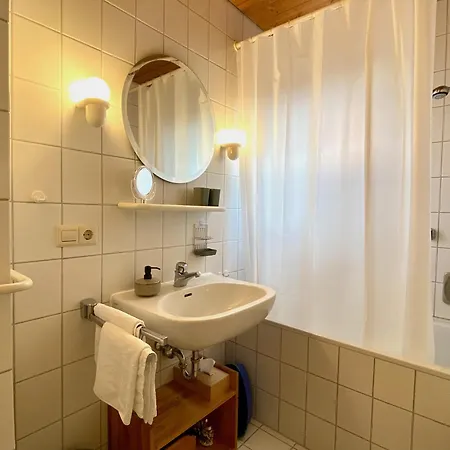 Ferienwohnung Zeller - Sonniges Und Seenahes Feriendomizil Kressbronn am Bodensee