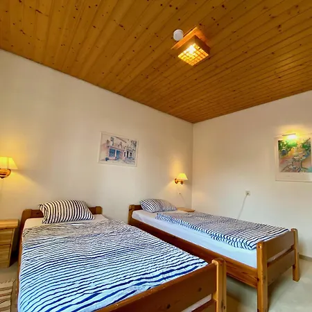 Ferienwohnung Zeller - Sonniges Und Seenahes Feriendomizil *